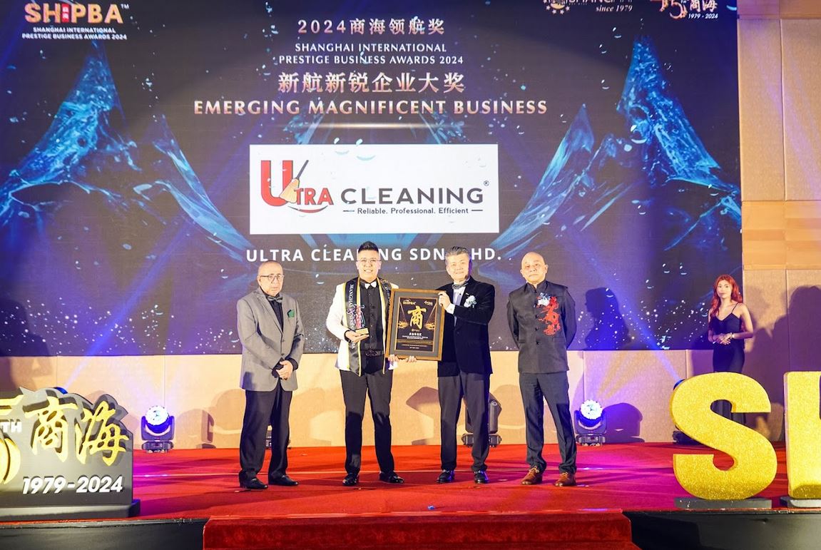Ultra Group receiving SHIPBA award